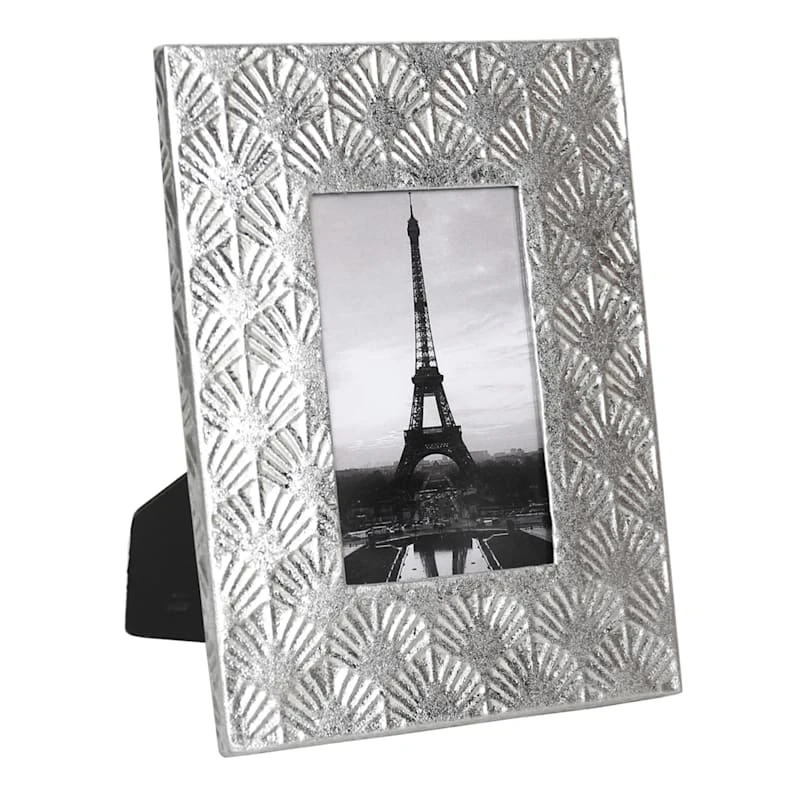 Found & Fable Metal Tabletop Photo Frame, 5x7 3 Found & Fable Metal Tabletop Photo Frame, 5x7
